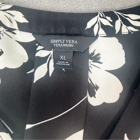 Simply Vera Vera Wang Women's Black & White Floral Blouse/Top- Cap Sleeves XL - Picture 3 of 5